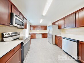 295 New Castle Ln in Spring Lake, NC - Building Photo - Building Photo