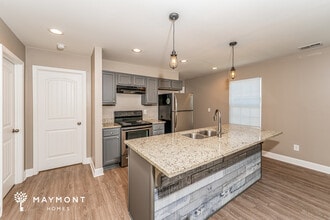 3215 6th Ave N in Pell City, AL - Foto de edificio - Building Photo