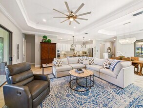 28100 Edenderry Ct in Bonita Springs, FL - Foto de edificio - Building Photo