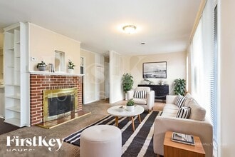 374 Oswego St in Park Forest, IL - Foto de edificio - Building Photo