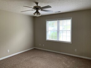 131 Primrose Ln in Lynchburg, VA - Foto de edificio - Building Photo