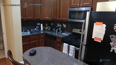 1361 N Ashland Ave in Chicago, IL - Building Photo - Building Photo