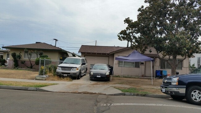 3842 E Lyell Ave in Fresno, CA - Building Photo - Building Photo