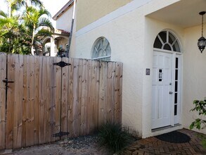 3356 Bird Ave, Unit 2 in Miami, FL - Building Photo - Building Photo