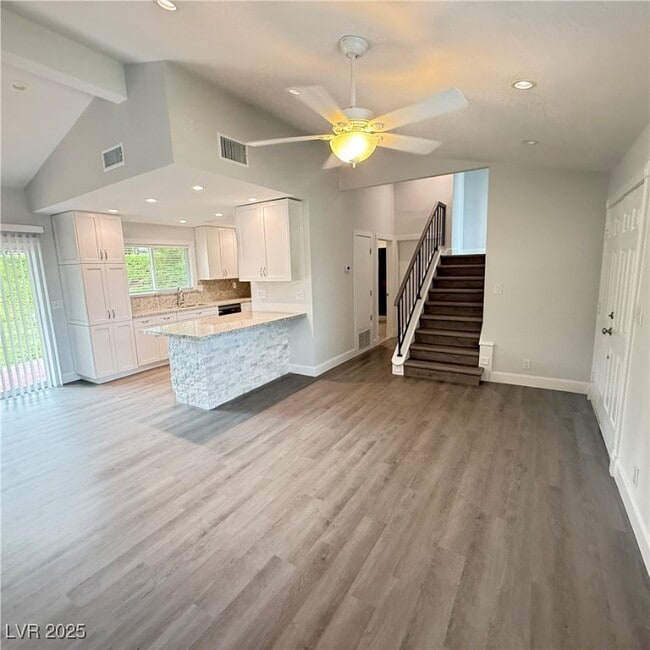 property at 508 Woodcrest Ct