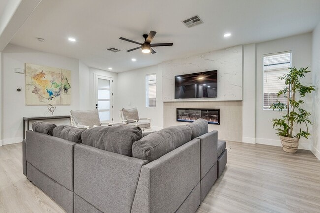 11086 Evvie Ln in Las Vegas, NV - Building Photo - Building Photo