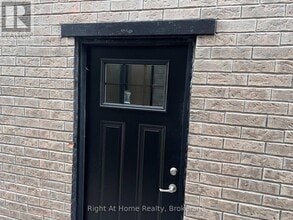 87 Hitchman St in Brant, ON - Building Photo - Building Photo