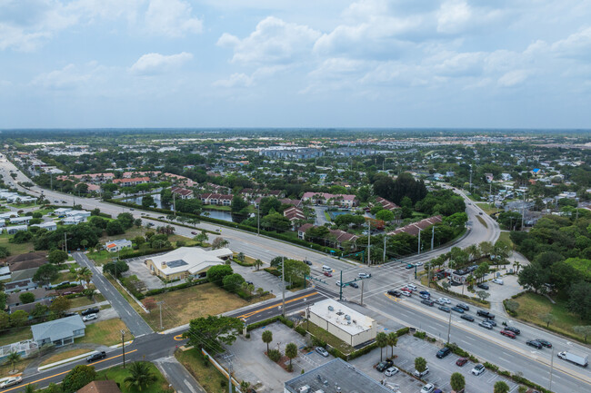 Casablanca Isles Condominiums in Boynton Beach, FL - Building Photo - Building Photo