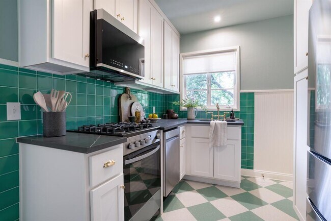 property at 3010 Windsor Rd