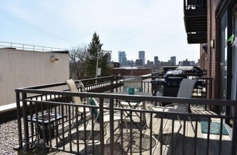 1924 N Hubbard St, Unit 314 in Milwaukee, WI - Building Photo - Building Photo