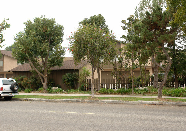 230-242 S Olive St in Orange, CA - Building Photo - Building Photo