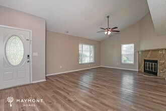 1601 Bent Pine Way in Brandon, FL - Building Photo - Building Photo