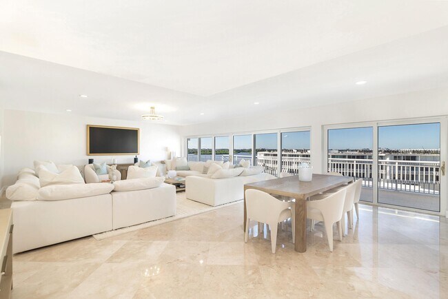 2773 S Ocean Blvd in Palm Beach, FL - Foto de edificio - Building Photo