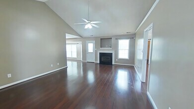 2004 Ivey Commons Rd in Fayetteville, NC - Building Photo - Building Photo