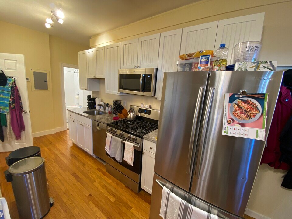 39 Cross St, Unit 1 in Somerville, MA - Building Photo