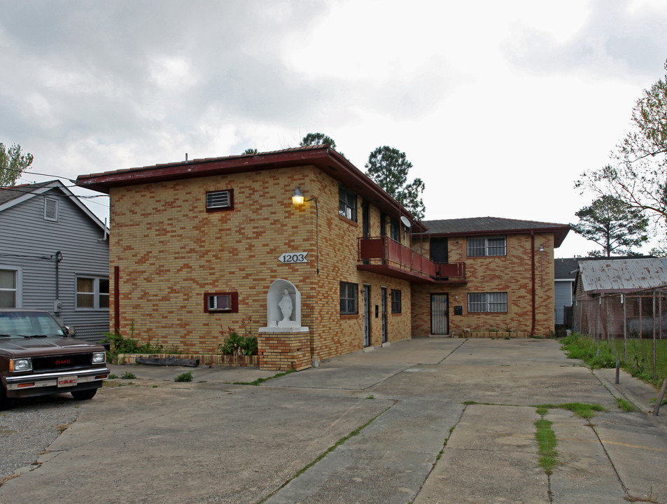 1203 Claiborne Dr in New Orleans, LA - Building Photo