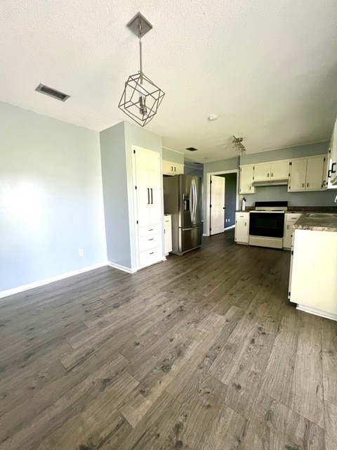 property at 3914 Foxridge Dr