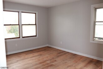 66 Winant Ave in Ridgefield Park, NJ - Building Photo - Building Photo