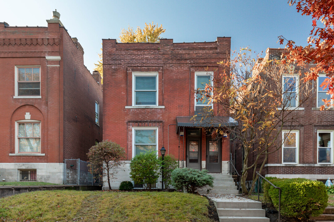 2310 Russell Blvd, Unit First Floor in St. Louis, MO - Building Photo