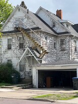 327 E Walnut St in Mankato, MN - Building Photo