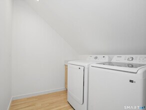 54 Richmondville Ave in Westport, CT - Building Photo - Building Photo