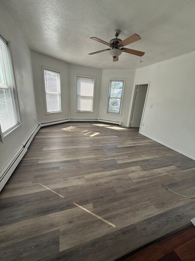 149 2nd Ave, Unit Second floor