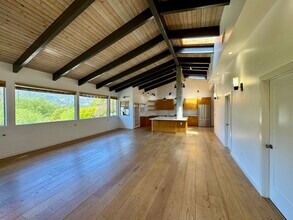 156 Muerdago Rd in Topanga, CA - Building Photo - Building Photo