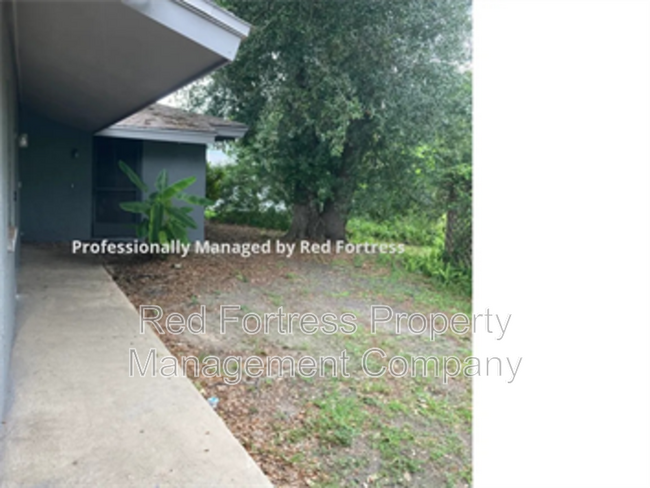 property at 5806 Algiers St