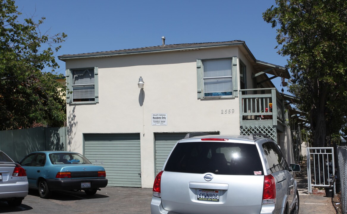 2559-2563 Fairmount Ave in San Diego, CA - Building Photo