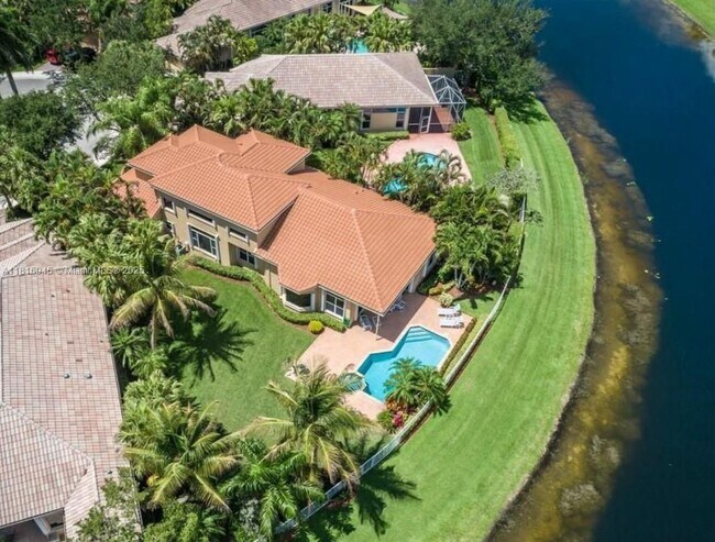 2454 Bay Isle Ct in Weston, FL - Building Photo - Building Photo