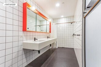 110 Wall St in New York, NY - Building Photo - Building Photo