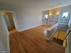 1905 Mimosa St in Fredericksburg, VA - Foto de edificio - Building Photo