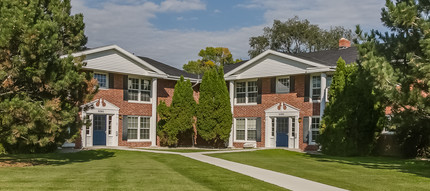 Tuckaway Heights Apartments in Greenfield, WI - Foto de edificio - Building Photo