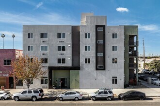 6501-6505 S Broadway in Los Angeles, CA - Building Photo - Building Photo