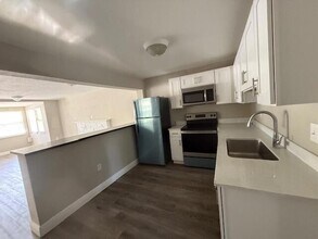400 Metcalf Ct, Unit 424 in West Palm Beach, FL - Building Photo - Building Photo