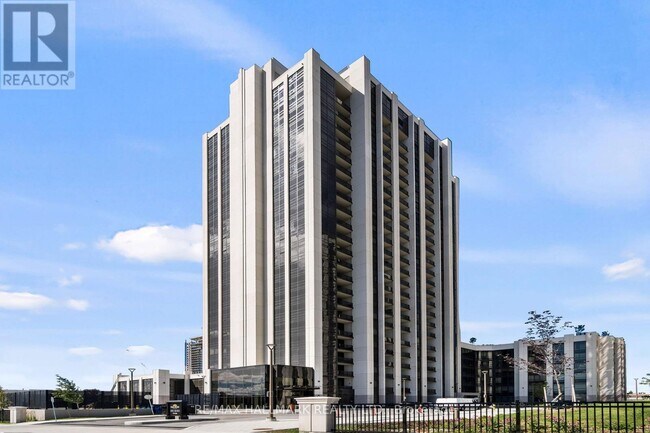 9075-9075 Jane St in Vaughan, ON - Building Photo - Building Photo