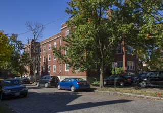 Neil Manor in Columbus, OH - Building Photo - Building Photo