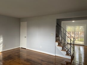 3109 N Parham Rd in Richmond, VA - Foto de edificio - Building Photo