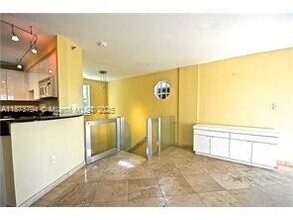 1005 8th St in Miami Beach, FL - Building Photo - Building Photo