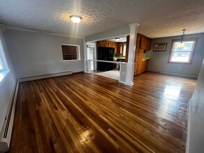 26 Wagon Rd in Enfield, CT - Building Photo - Building Photo