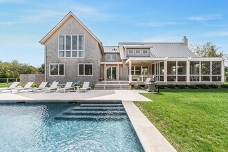 610 Wildberry Ln in Southold, NY - Building Photo - Building Photo