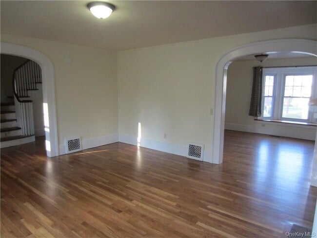 212 S Cherry St in Poughkeepsie, NY - Building Photo - Building Photo