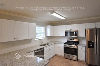 6936 Fields Dr in Douglasville, GA - Foto de edificio - Building Photo