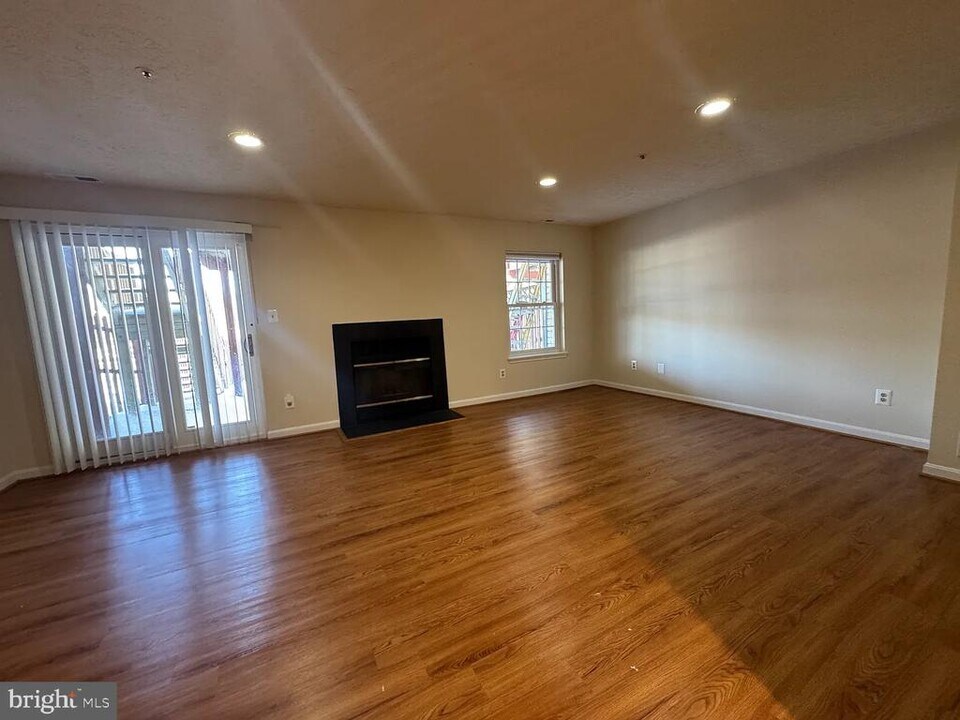 18029 Fertile Meadow Ct in Gaithersburg, MD - Building Photo