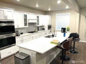 20511 SE 256th St in Covington, WA - Foto de edificio - Building Photo