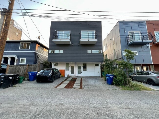9224 35th Ave SW in Seattle, WA - Building Photo - Building Photo