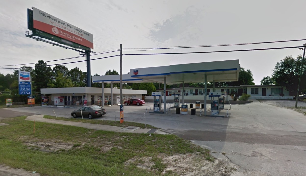 39720 US Highway 19 N in Tarpon Springs, FL - Building Photo