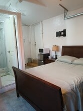 525 Westward Dr in Miami Springs, FL - Building Photo - Building Photo