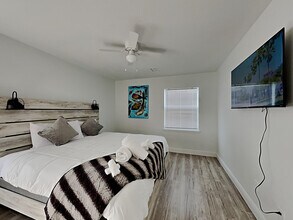 7326 Lake Floy Cir in Orlando, FL - Building Photo - Building Photo