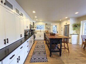 32114 Upper Bear Creek Rd in Evergreen, CO - Building Photo - Building Photo
